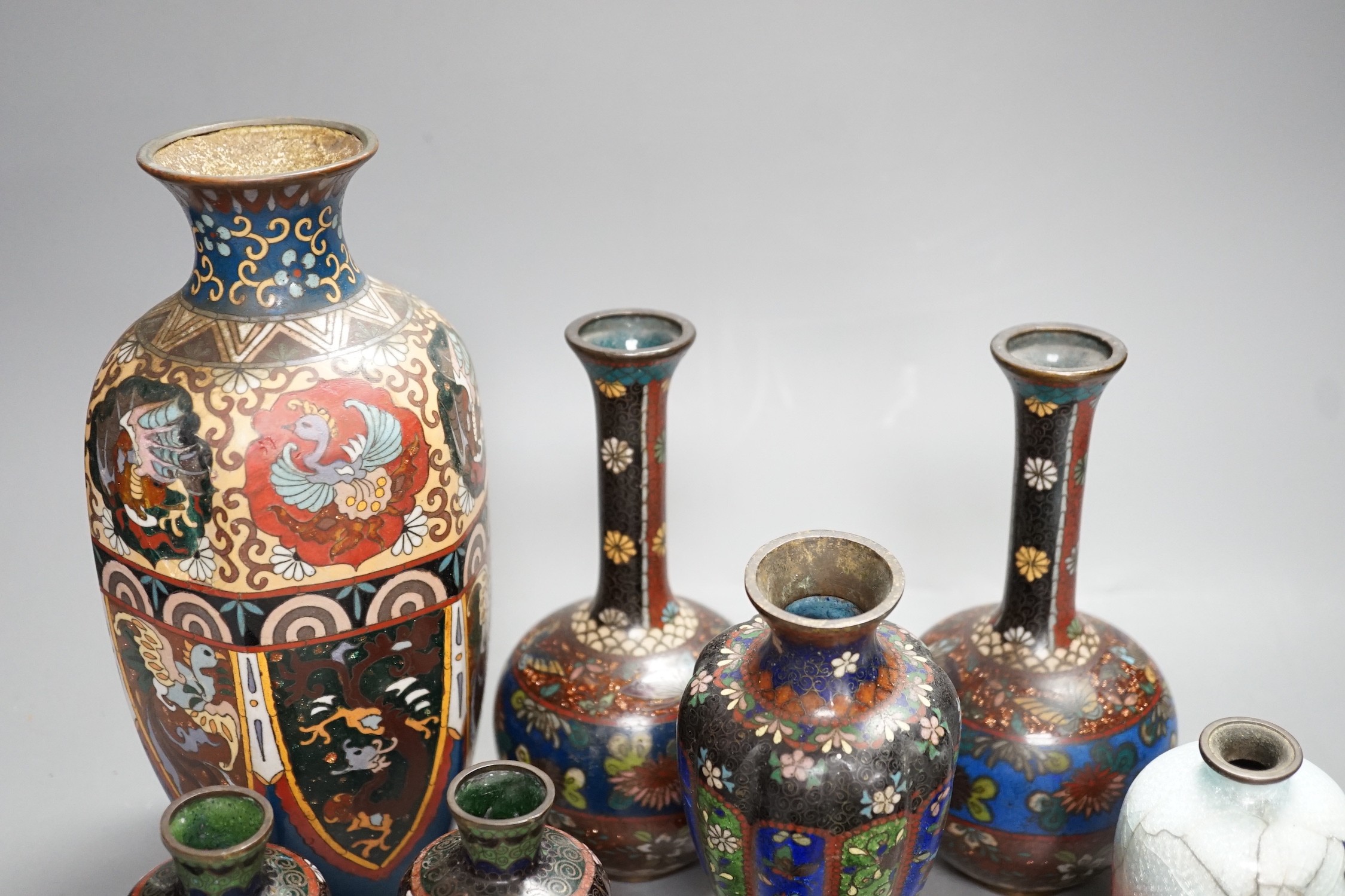 A group of Japanese cloisonné enamel vases and a teapot, Meiji, 24cm high